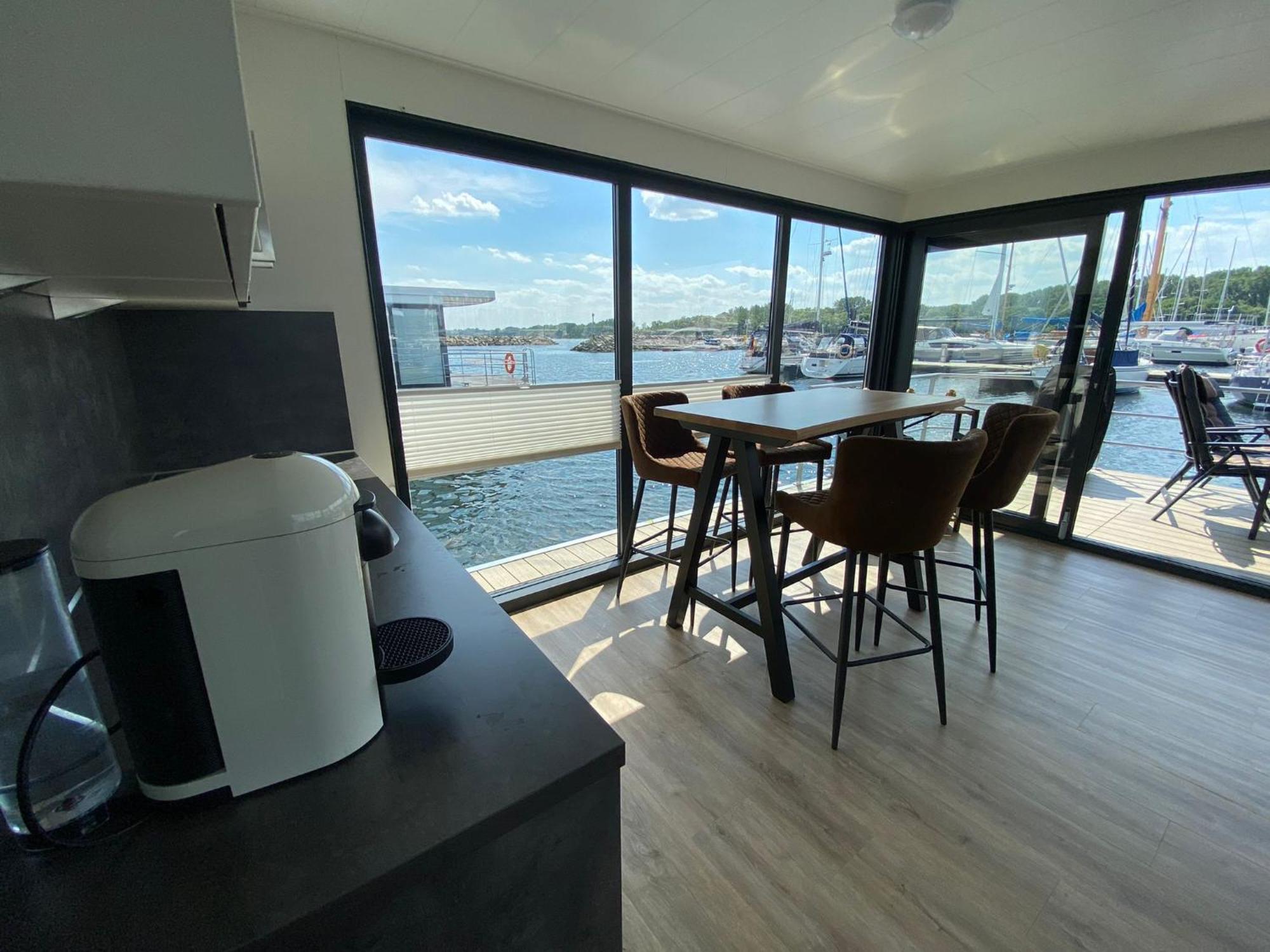 Urlaub Auf Dem Wasser Mit Einmaligen Ausblick - Well Hausboote Boltenhagen 10 Exteriör bild