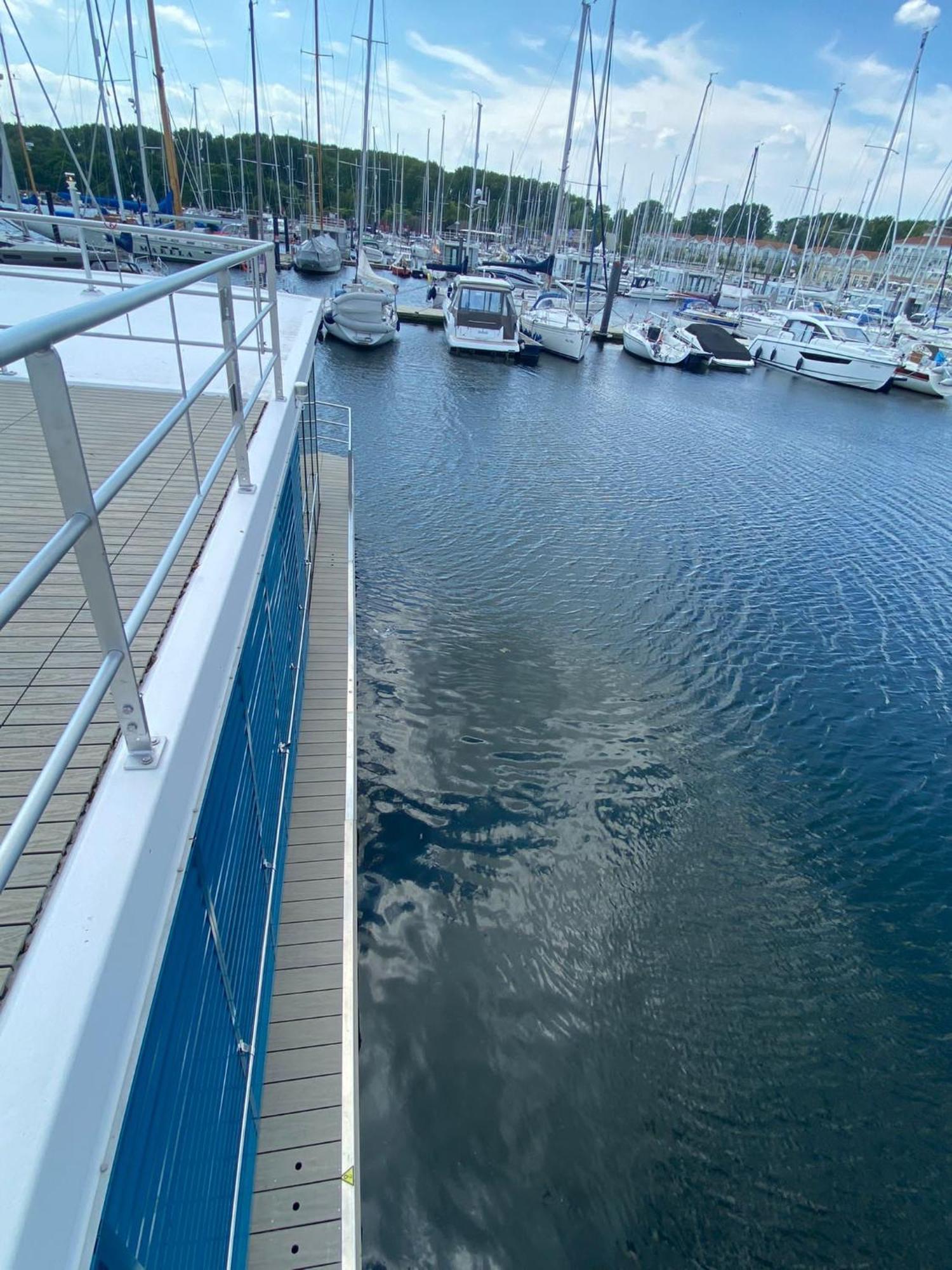 Urlaub Auf Dem Wasser Mit Einmaligen Ausblick - Well Hausboote Boltenhagen 10 Exteriör bild